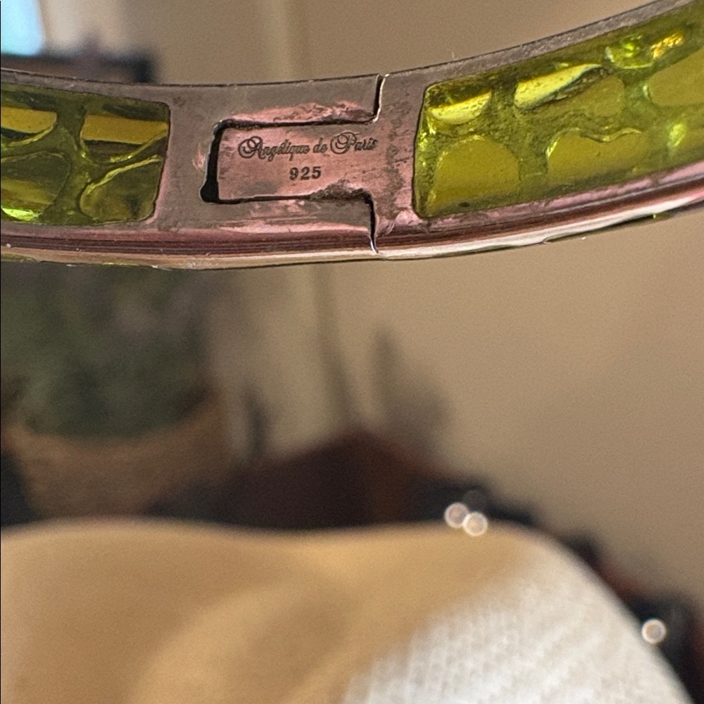 Angelique de Paris Sterling Silver Green Lucite Safari Hinged Bangle Bracelet - Picture 4 of 6